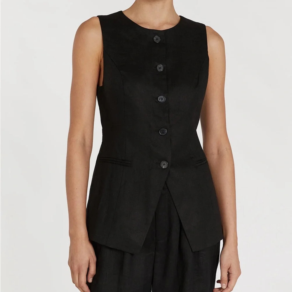 DISSH Black Sleeveless Button-Front Tailored Vest